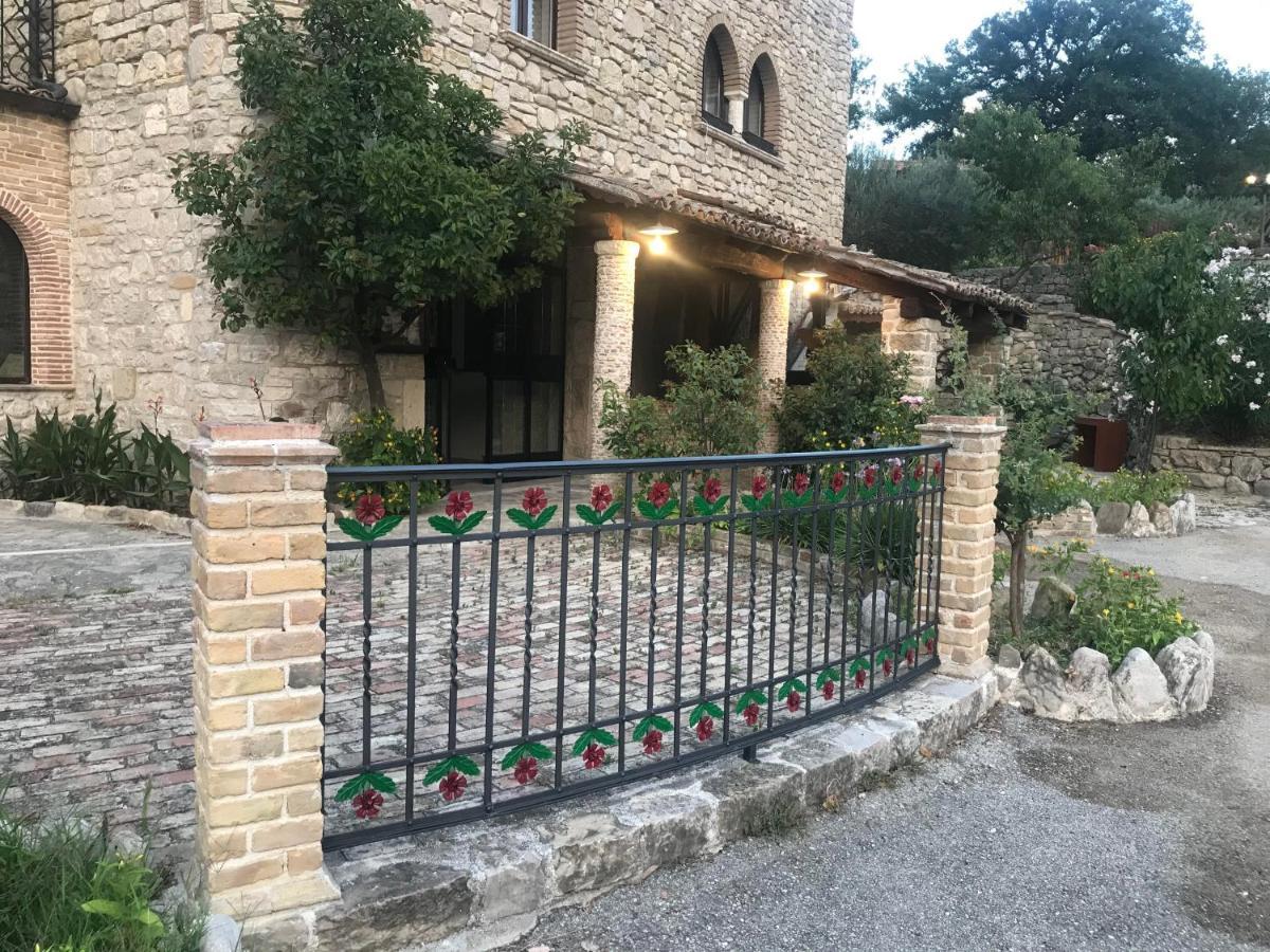 Hotel Lo Smeraldo Roccavivara Exterior foto